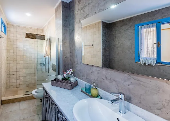 Sun Petradi Tradition & Luxury