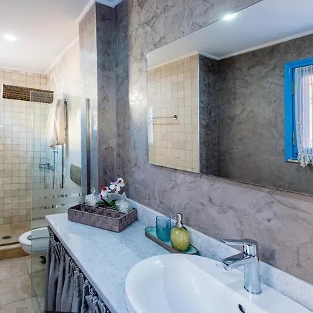 Sun Petradi Tradition & Luxury